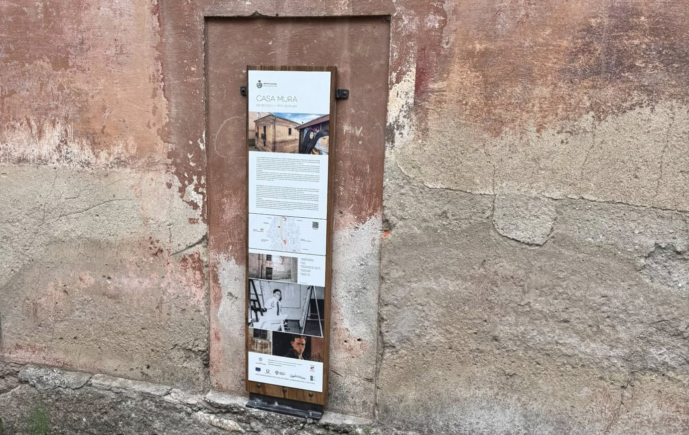 Aritzo, Casa Mura. Totem informativo